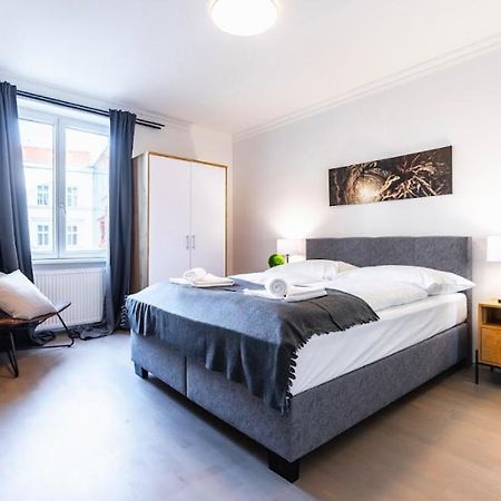 Experience Central Vienna From A Stylish And Modern Apartment Bagian luar foto