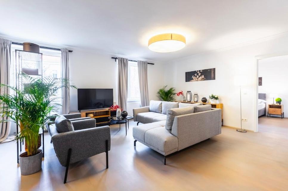 Experience Central Vienna From A Stylish And Modern Apartment Bagian luar foto