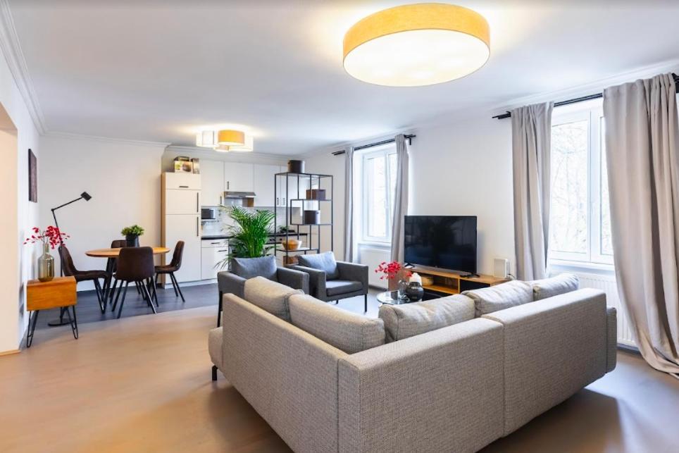 Experience Central Vienna From A Stylish And Modern Apartment Bagian luar foto