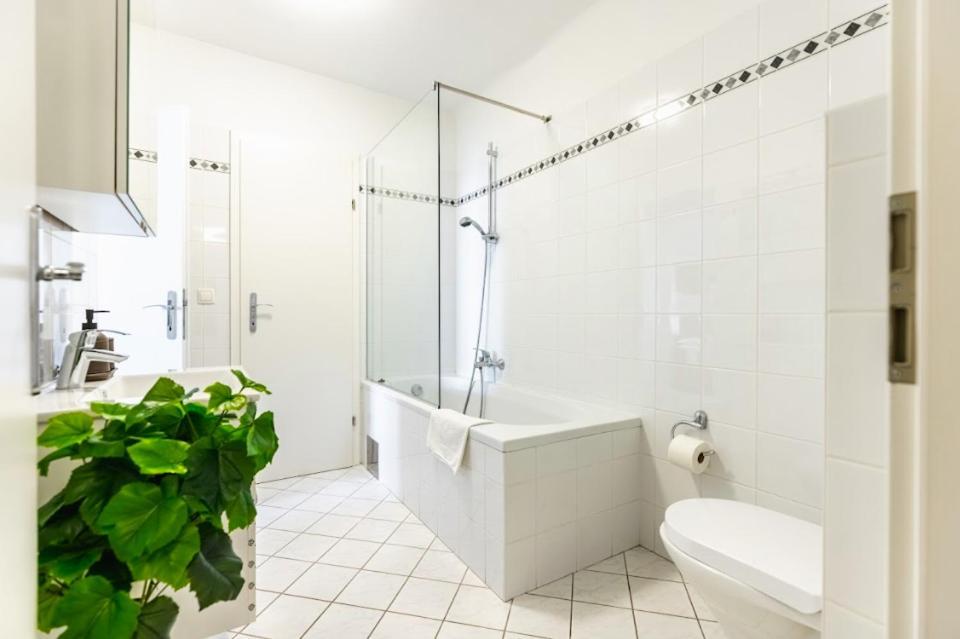 Experience Central Vienna From A Stylish And Modern Apartment Bagian luar foto