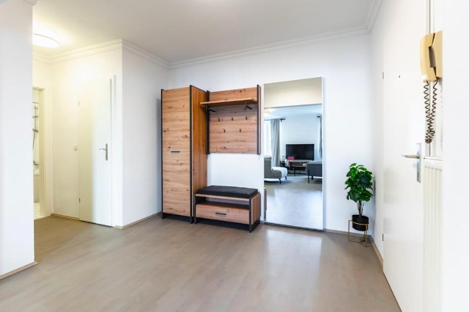 Experience Central Vienna From A Stylish And Modern Apartment Bagian luar foto